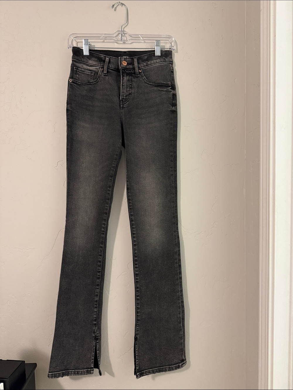 Express Women’s Black Washed Straight Jeans